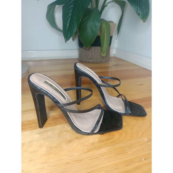 BILLINI Yanna Black Snakeskin Mules NEW *Size US 5* - Picture 5 of 6
